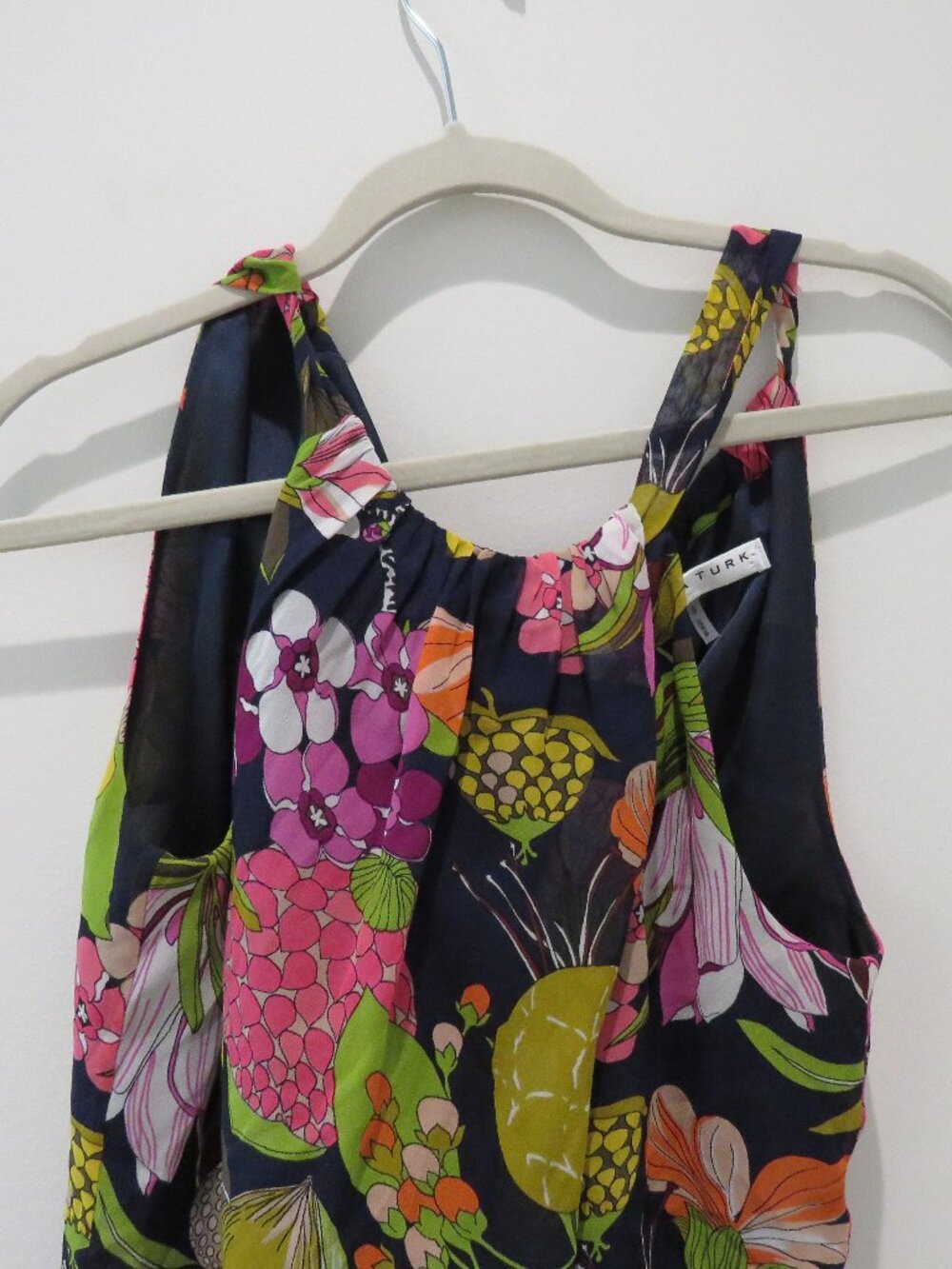 TRINA TURK 100% Silk Tropical Halter Neck Top Small Vacation Summer Preppy - Picture 3 of 13